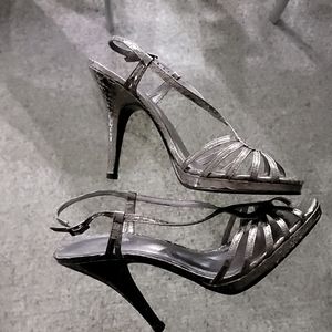 KELLY & KATIE silver heels size 10